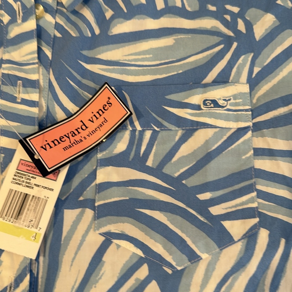 π3/$15π Vineyard Vines 1/2 Button Up Popover. Size 4. - Picture 2 of 10
